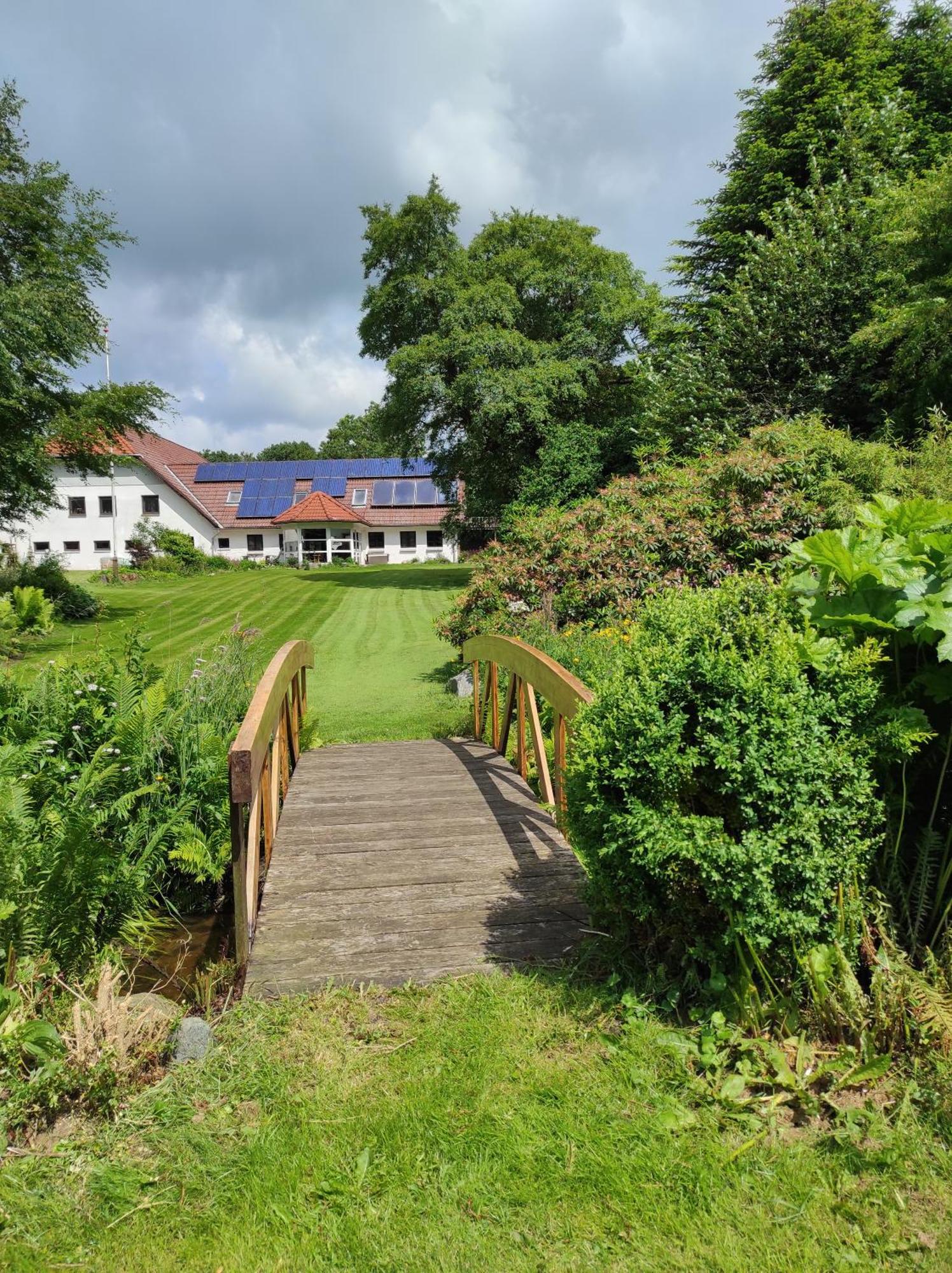 Bed and Breakfast Emily'S Garden Lintrup Exterior foto